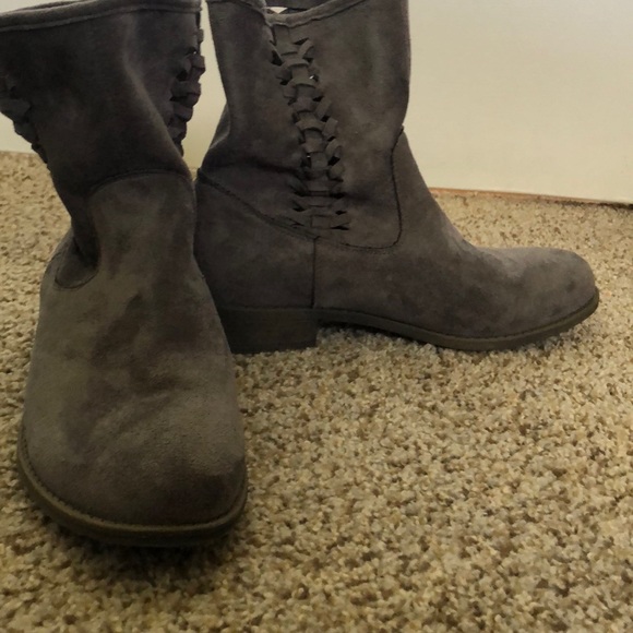 Gray Boots - Picture 2 of 5